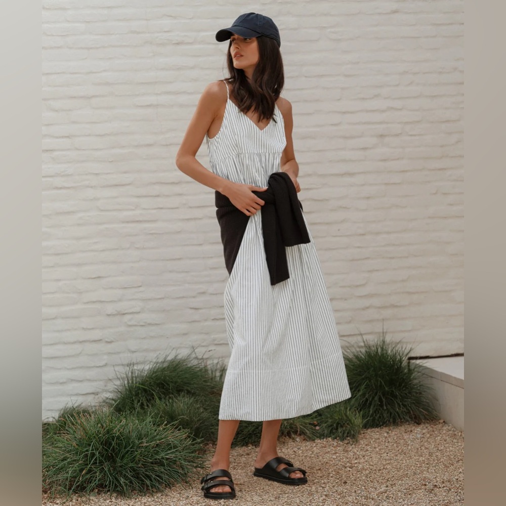 Jenni Kayne Cove Dress Navy Stripe size XXS. Excellent pre-owned condition.